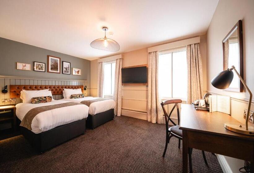 Отель The Bears Head By Innkeeper S Collection