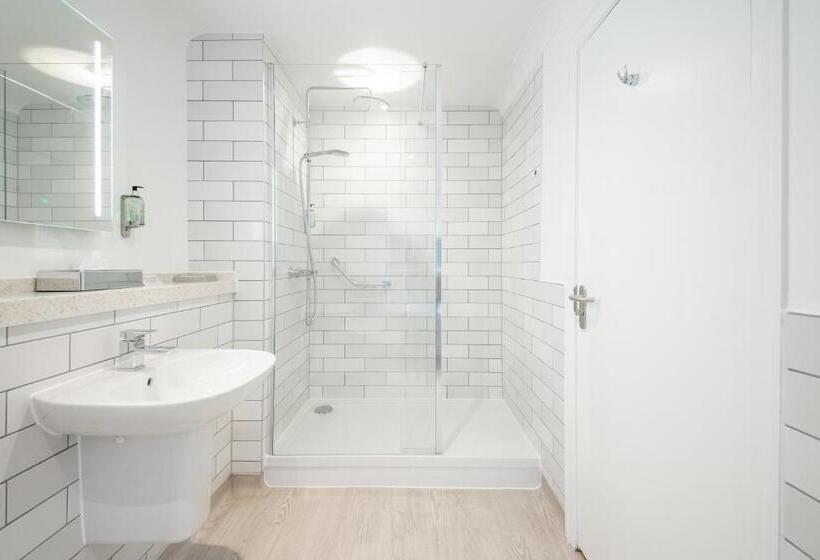 Отель The Bears Head By Innkeeper S Collection