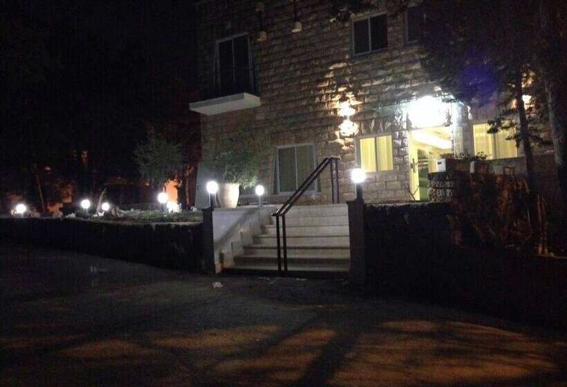 پانسیون Talitha Kumi Guest House