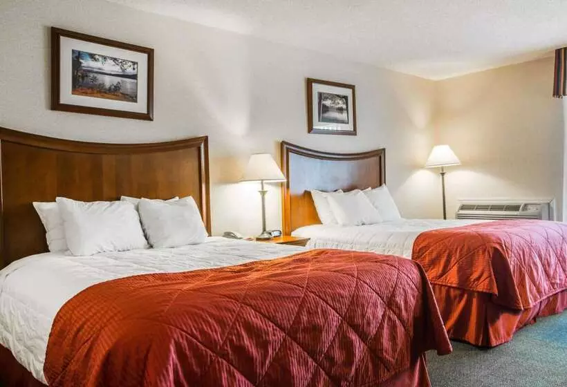 호텔 Clarion Inn & Suites At The Outlets Of Lake George