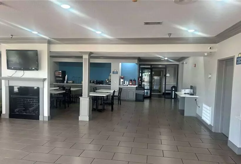 호텔 Days Inn By Wyndham Denham Springsbaton Rouge East