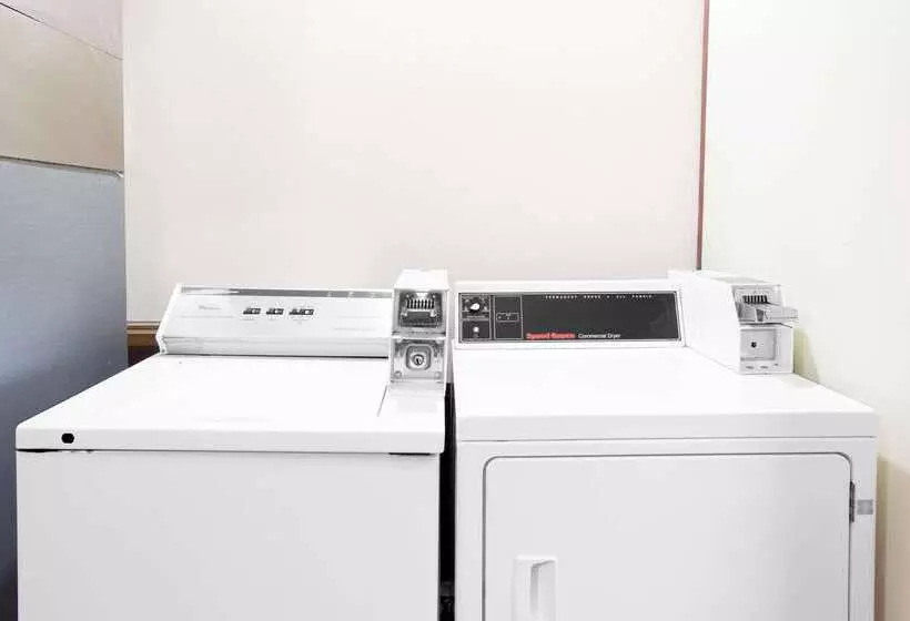 호텔 Days Inn By Wyndham Denham Springsbaton Rouge East