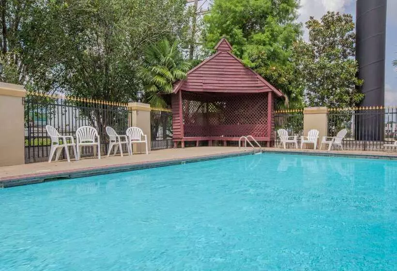 호텔 Days Inn By Wyndham Denham Springsbaton Rouge East