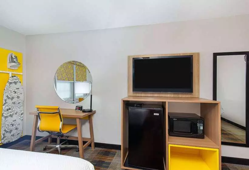 호텔 Days Inn By Wyndham Holladay