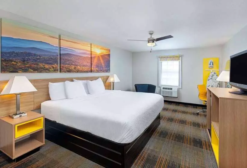 호텔 Days Inn By Wyndham Holladay