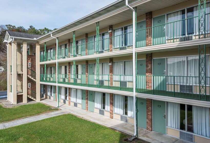 בית מלון כפרי Days Inn By Wyndham Jellico Tennessee State Line