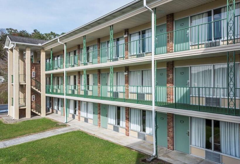 בית מלון כפרי Days Inn By Wyndham Jellico Tennessee State Line