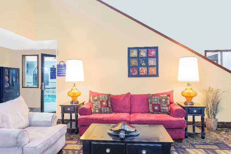 Отель Days Inn By Wyndham Lamar