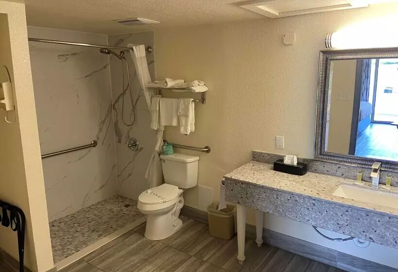 호텔 Days Inn By Wyndham Okmulgee