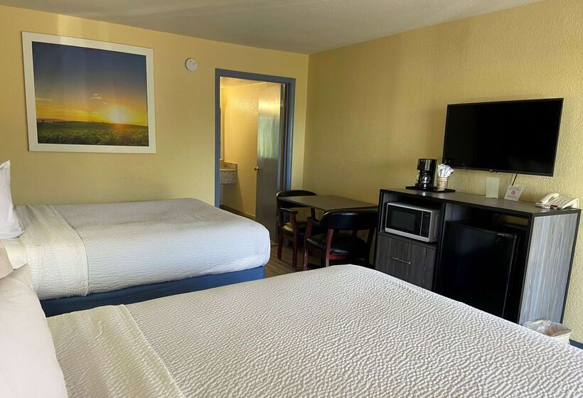 Отель Days Inn By Wyndham Okmulgee