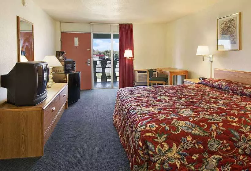 호텔 Days Inn By Wyndham Okmulgee