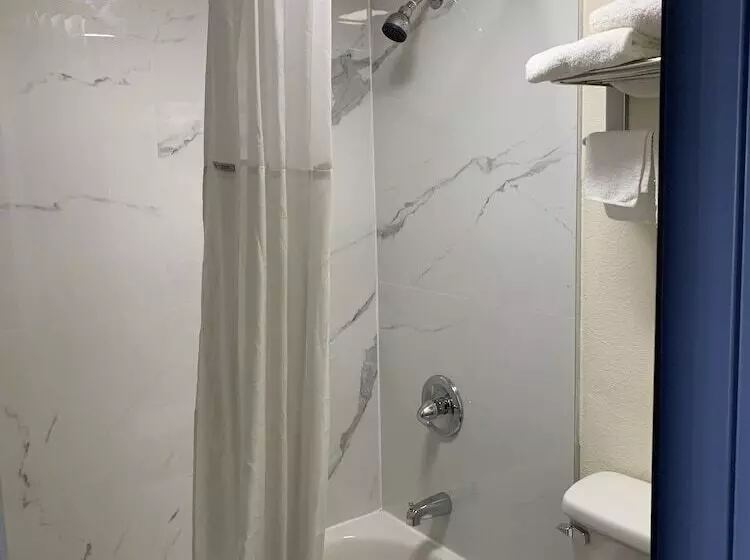 호텔 Days Inn By Wyndham Okmulgee