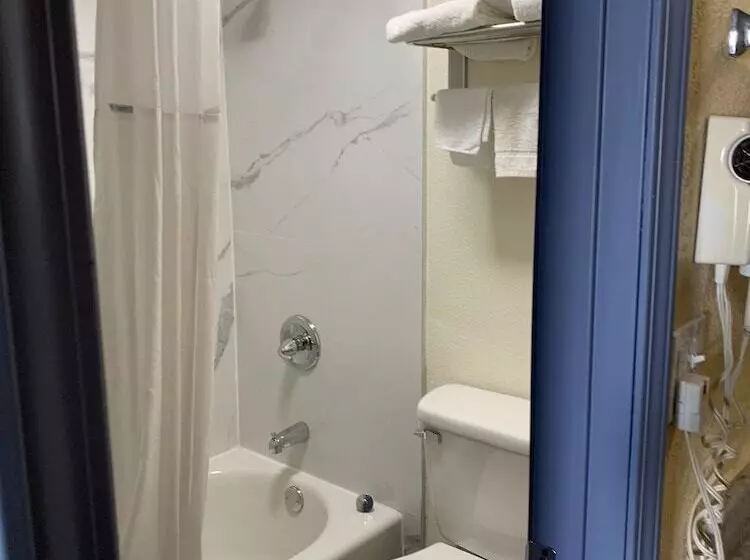 호텔 Days Inn By Wyndham Okmulgee