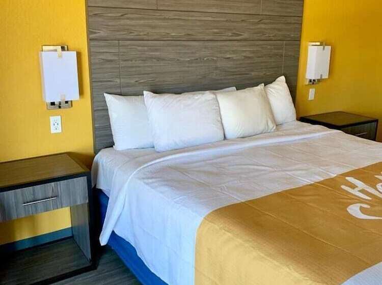 Отель Days Inn By Wyndham Okmulgee