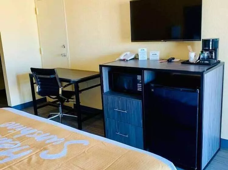 호텔 Days Inn By Wyndham Okmulgee