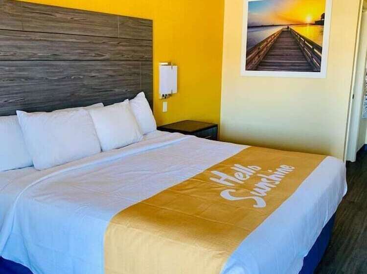 Отель Days Inn By Wyndham Okmulgee