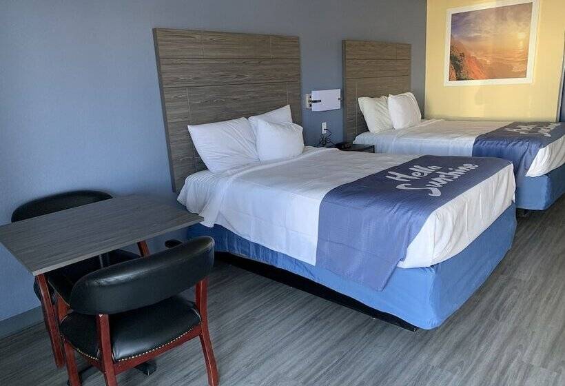 Отель Days Inn By Wyndham Okmulgee