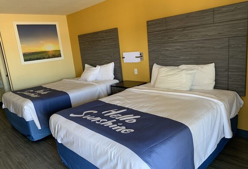 Отель Days Inn By Wyndham Okmulgee