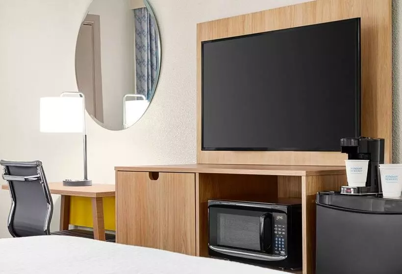 酒店 Days Inn By Wyndham Paris