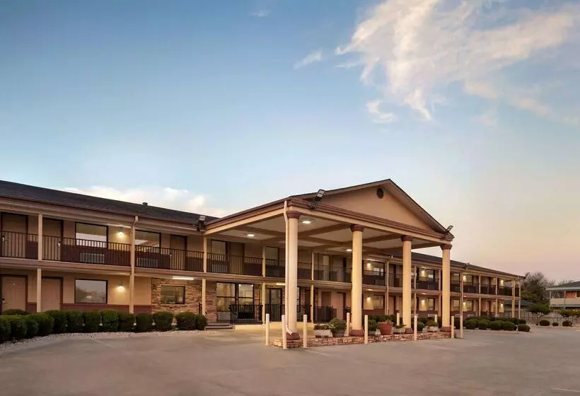 酒店 Days Inn By Wyndham Paris