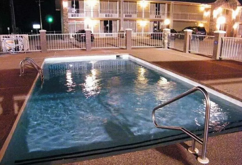 호텔 Interstate Inn