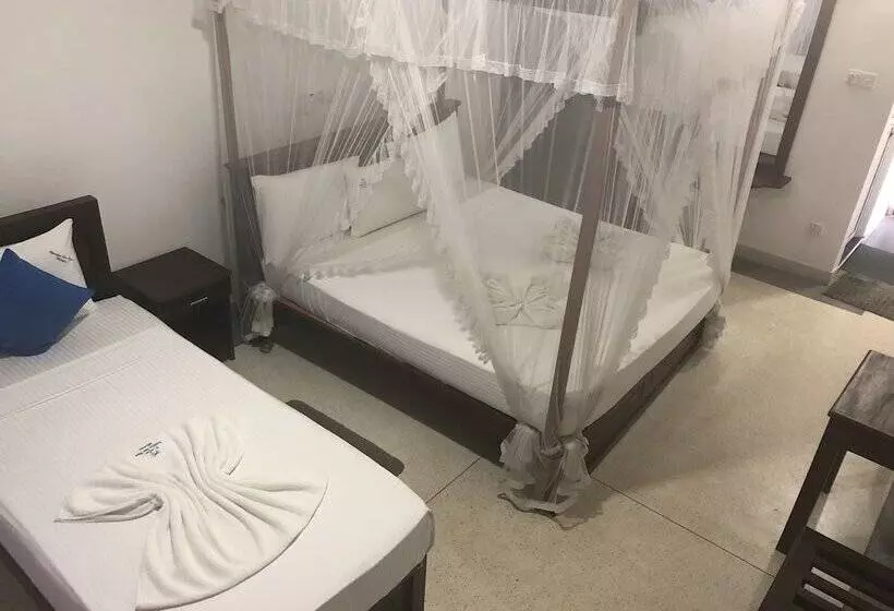 Hotelli Randiya Sea View