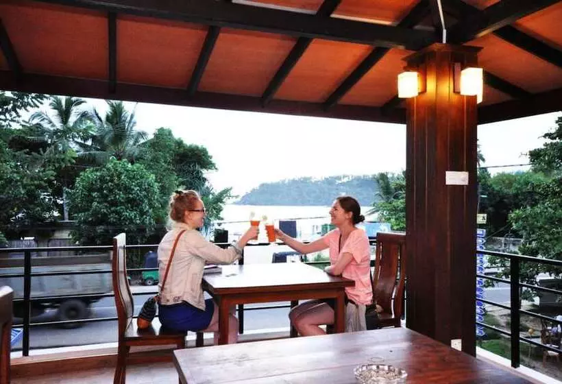 Hotelli Randiya Sea View