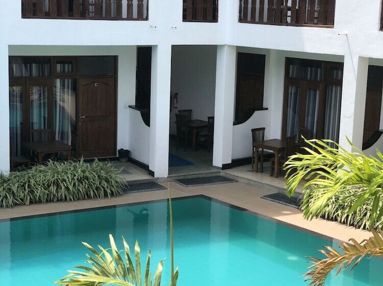 فندق Randiya Sea View