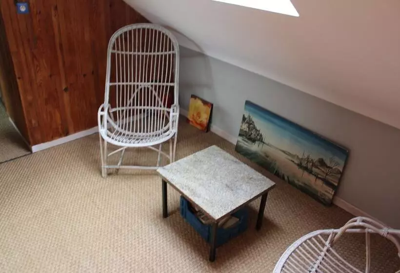 Majatalo Café De La Croix Morzel