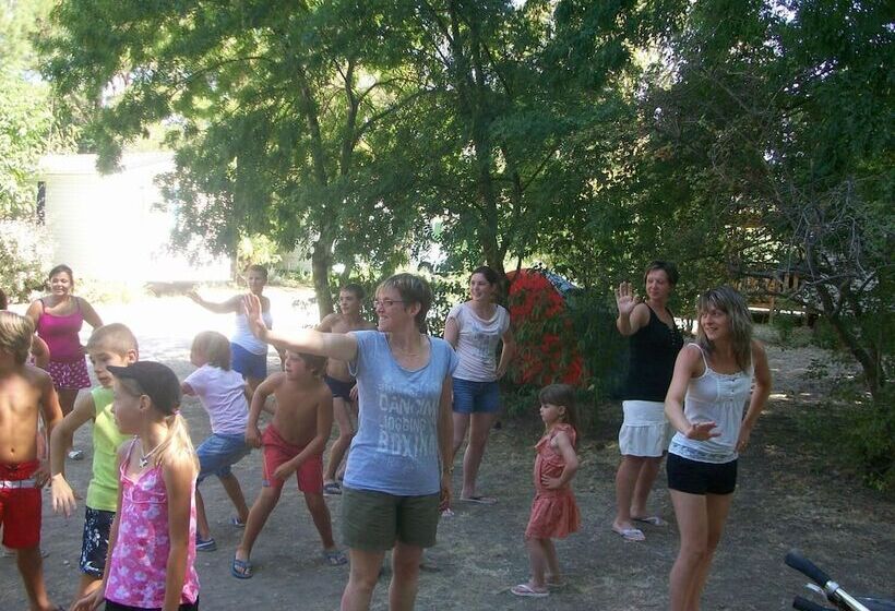 هتل Camping De La Chapelette