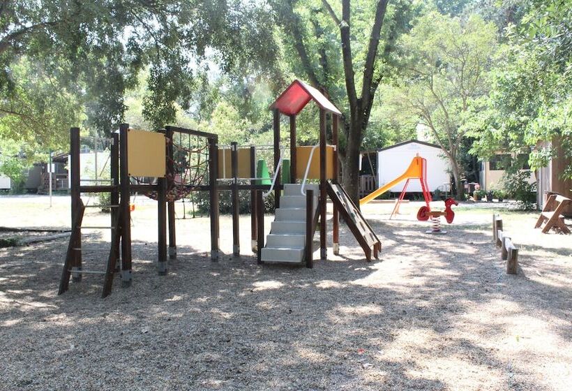 هتل Camping De La Chapelette