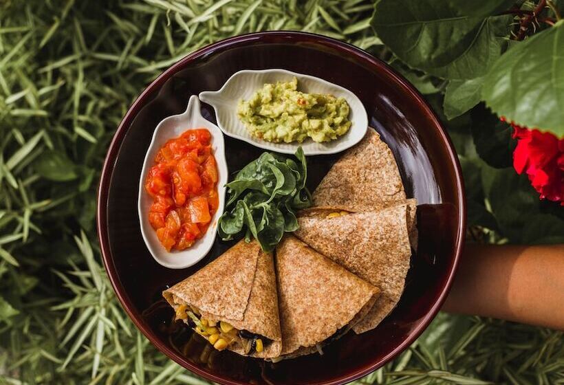 בית מלון כפרי Roost Glamping   Sha Certified