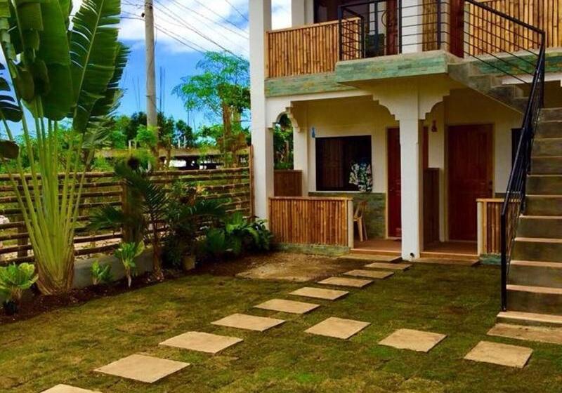 Majatalo John Verhel Homes