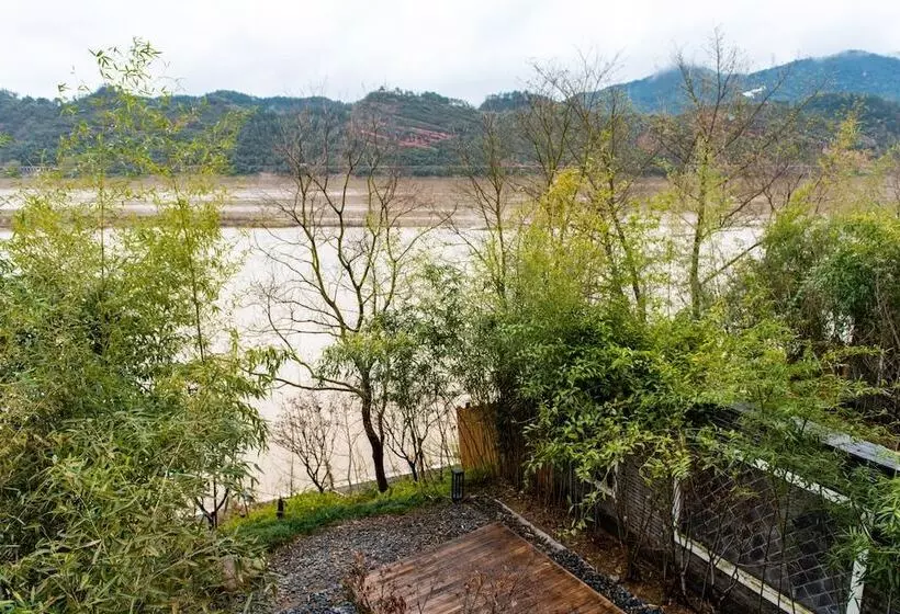 ペンション Qiansu Ban Jiang Xia Boutique Inn