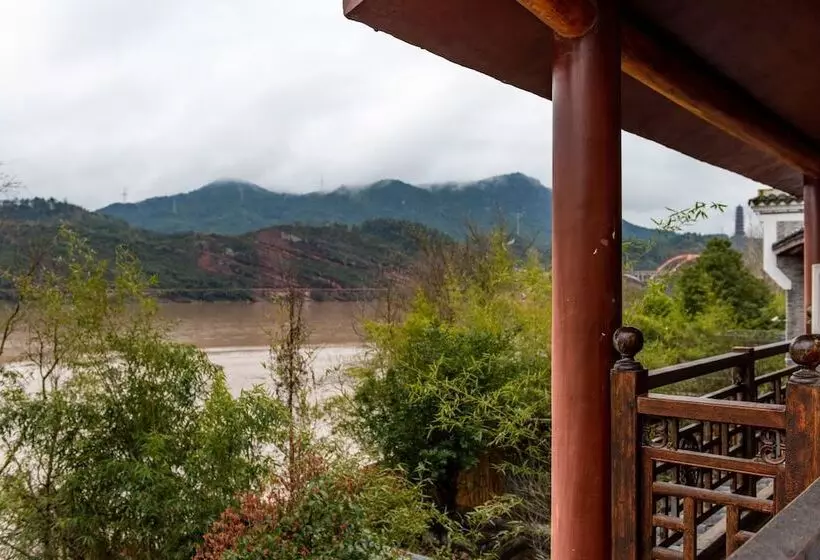 ペンション Qiansu Ban Jiang Xia Boutique Inn