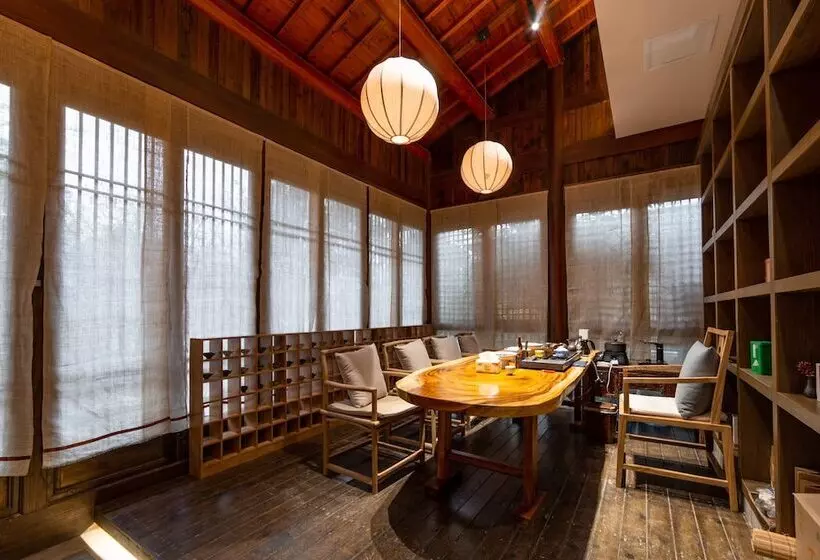 ペンション Qiansu Ban Jiang Xia Boutique Inn