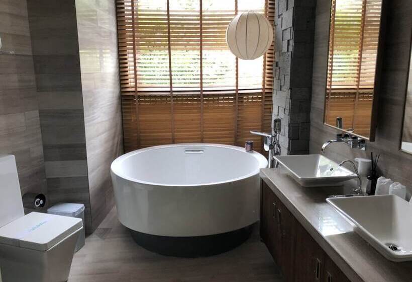 ペンション Qiansu Ban Jiang Xia Boutique Inn