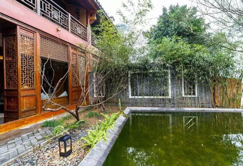 ペンション Qiansu Ban Jiang Xia Boutique Inn