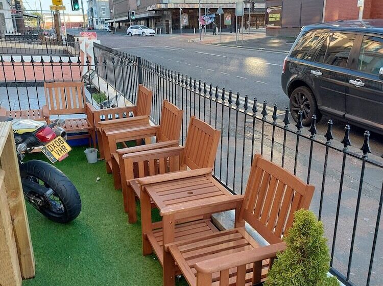 פנסיון Rest And Welcome