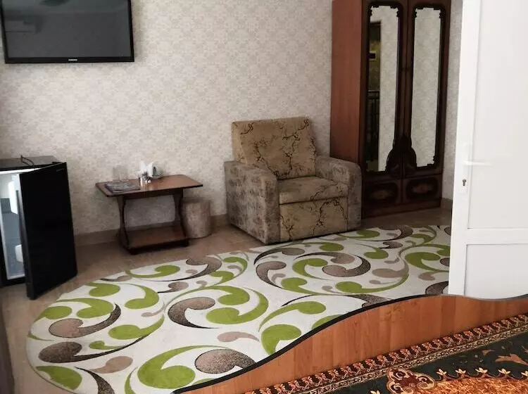 ペンション Restaurant And Hotel Complex «corsica»