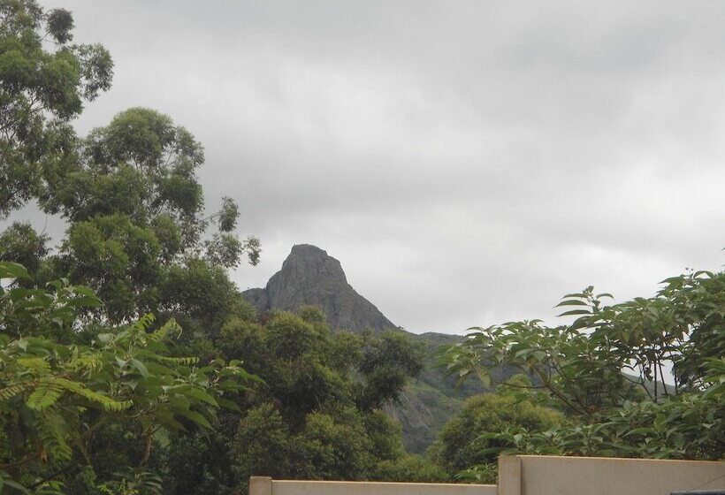 Пансион Rhino Rest Camp