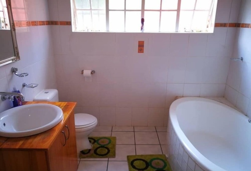 Пансион Rhino Rest Camp