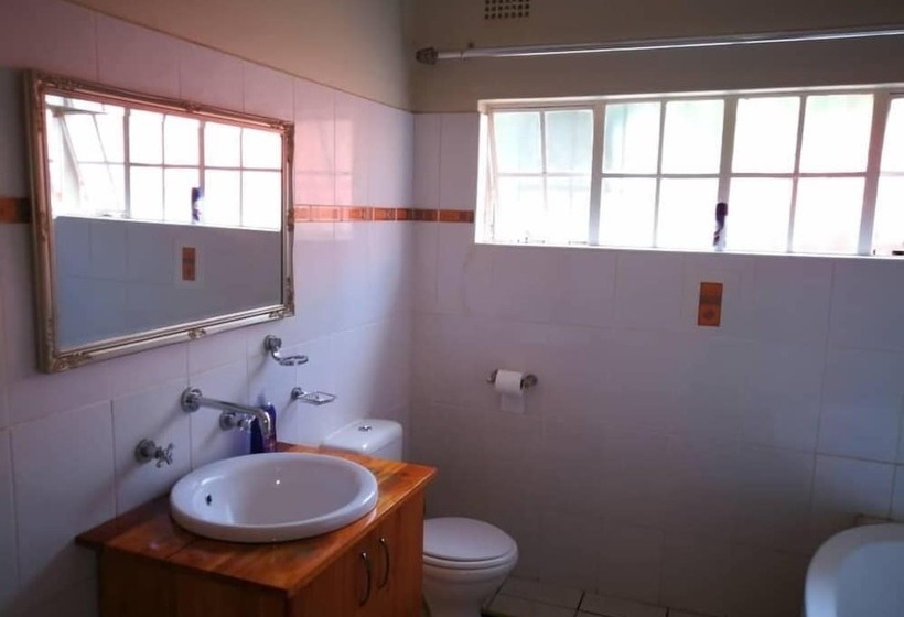 Пансион Rhino Rest Camp