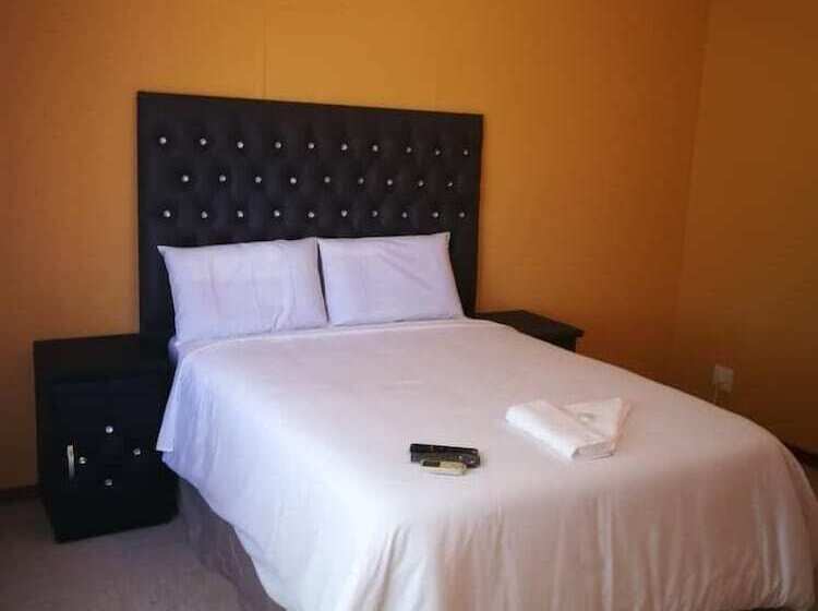 Пансион Rhino Rest Camp