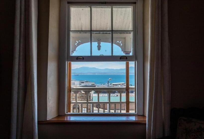 פנסיון Sandstone Manor