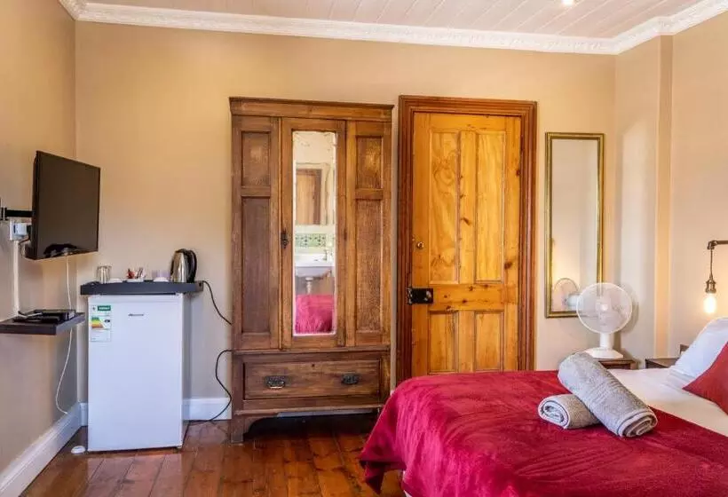 Majatalo Sandstone Manor