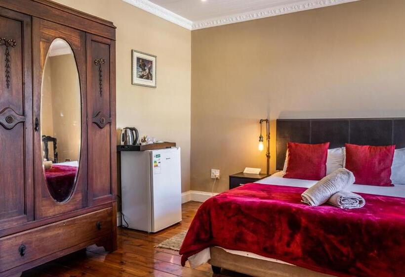 פנסיון Sandstone Manor