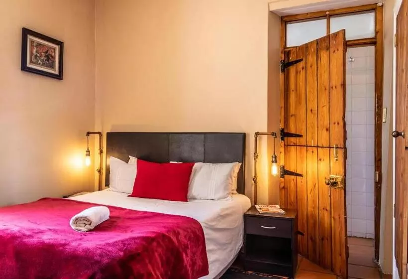 Majatalo Sandstone Manor