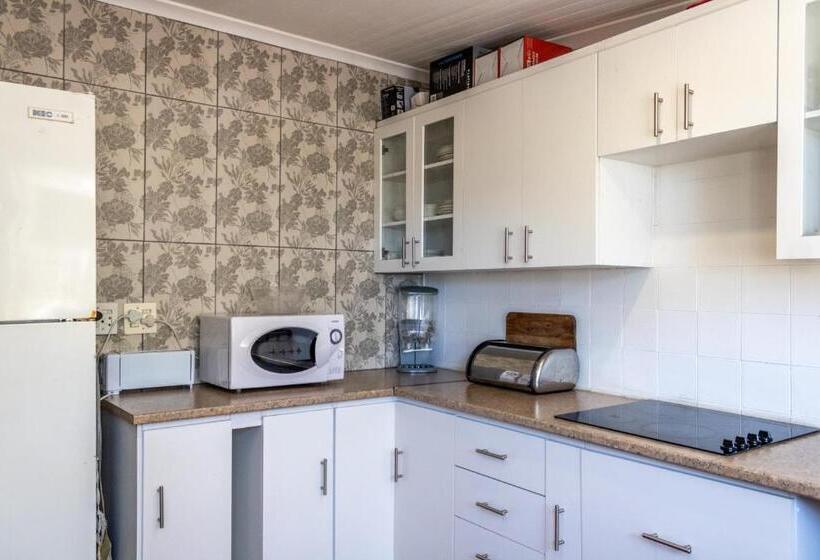 פנסיון Sandstone Manor