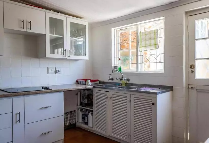 Majatalo Sandstone Manor